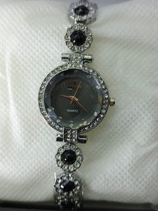 Naviforce Elegant Crystal Floral Bracelet